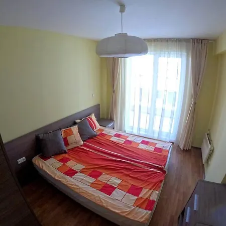 Darelina In The Center Of Apartment