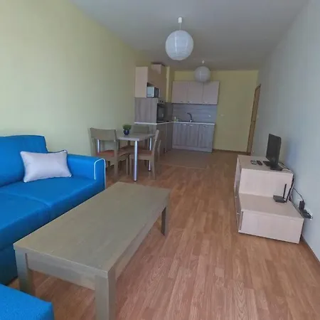 Darelina In The Center Of Apartment Sofia